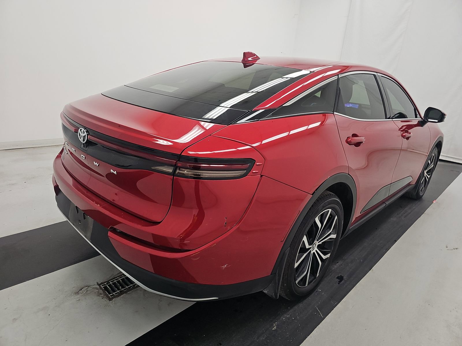 2024 Toyota Crown XLE photo 2