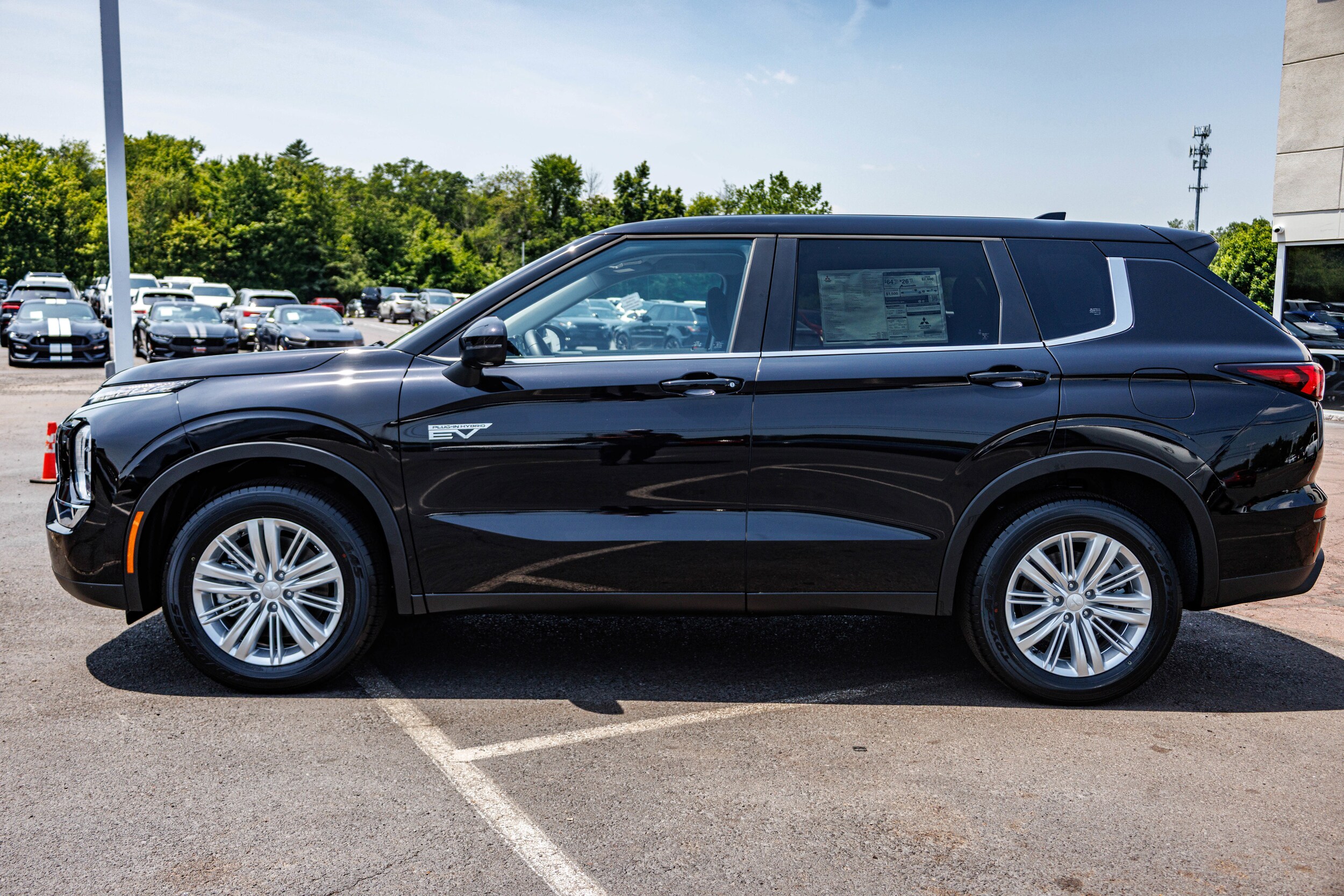 2025 Mitsubishi Outlander Plug-in Hybrid ES - Photo 8
