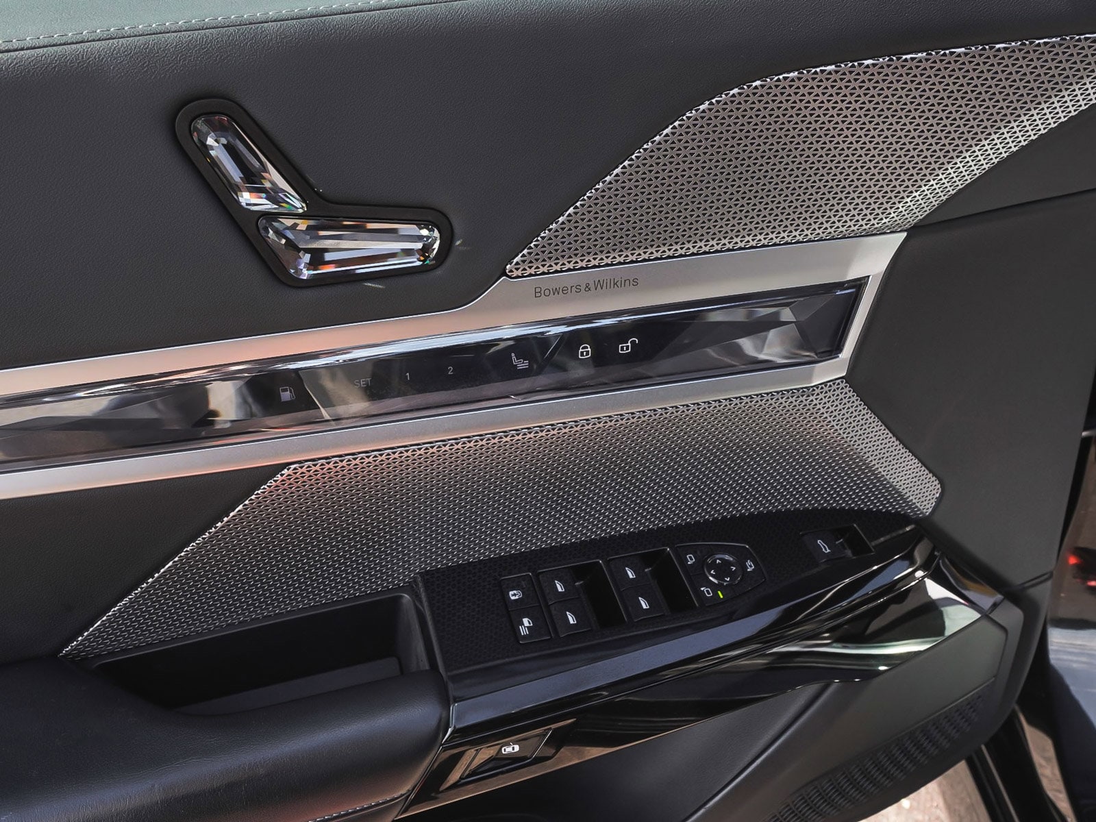 2024 BMW 7 Series 750e - Photo 10