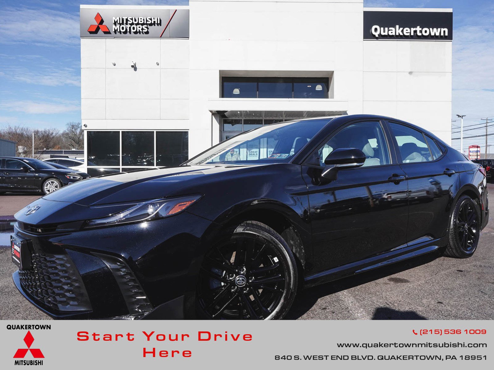 2025 Toyota Camry SE's photo