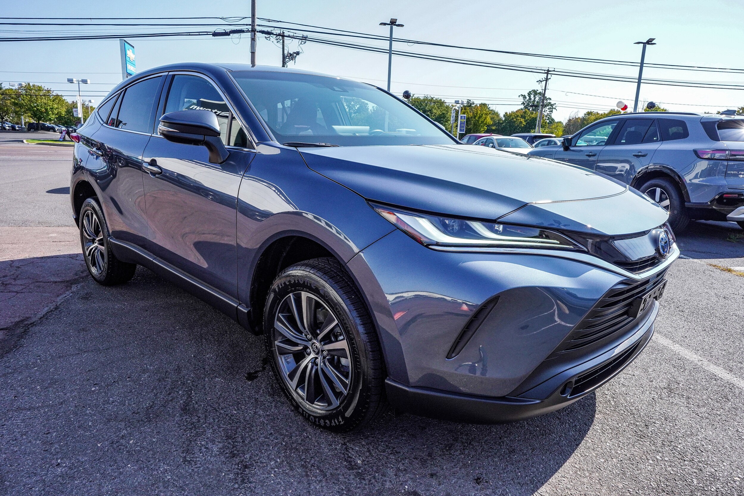 2024 Toyota Venza LE photo 2
