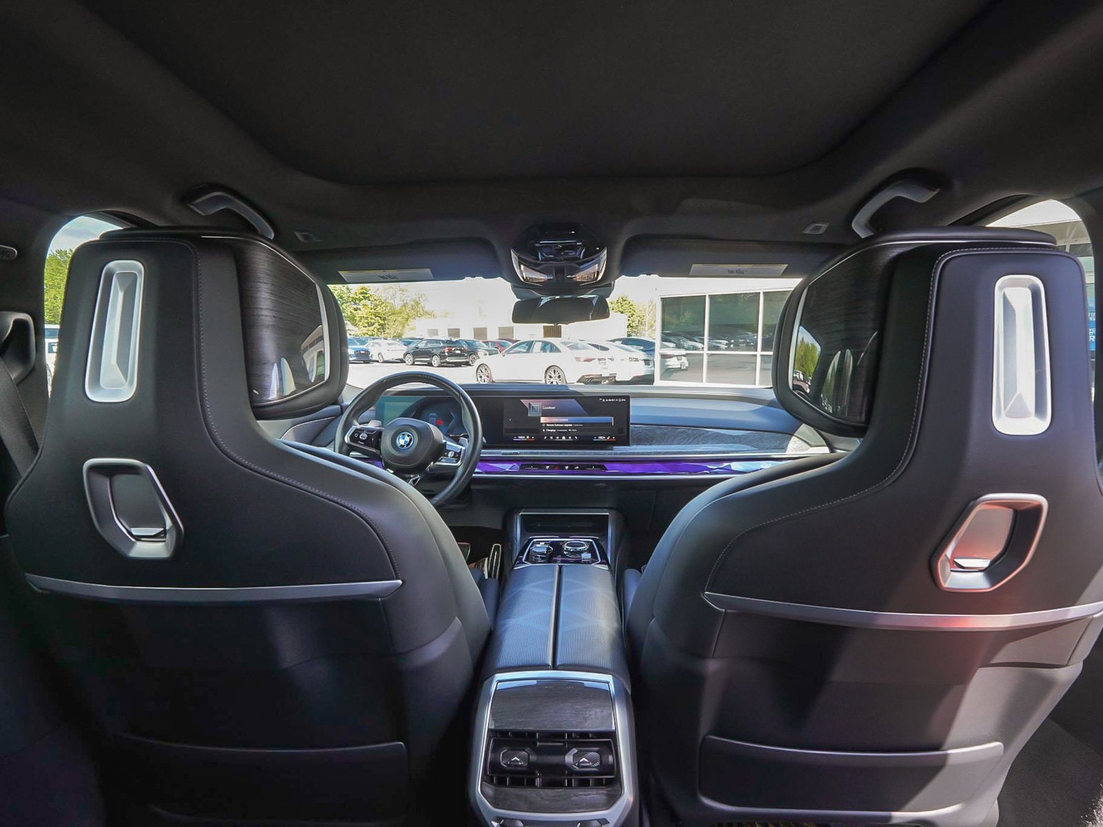 2024 BMW 7 Series 750e - Photo 37