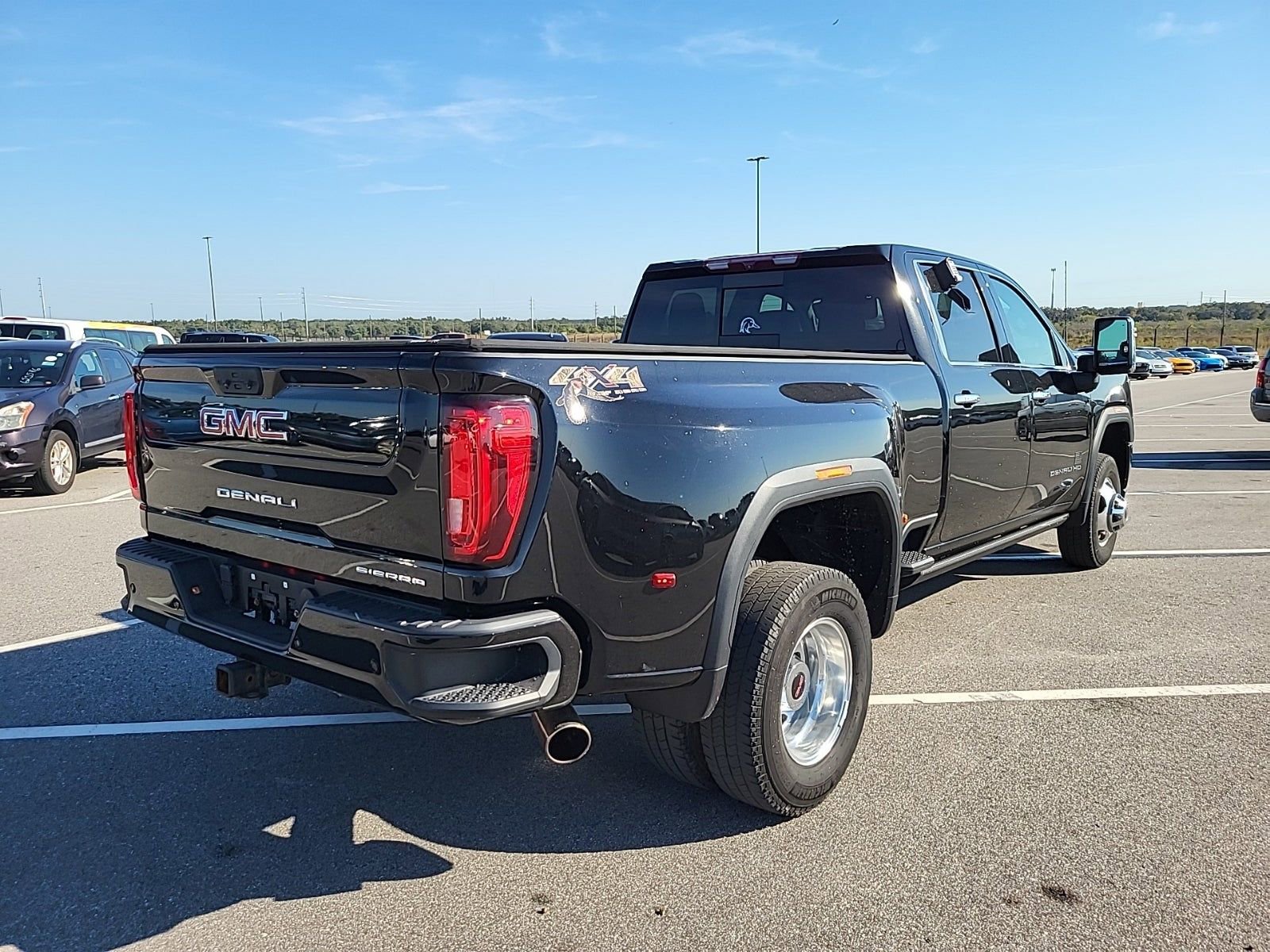 2022 Gmc Sierra 3500 HD Denali photo 2