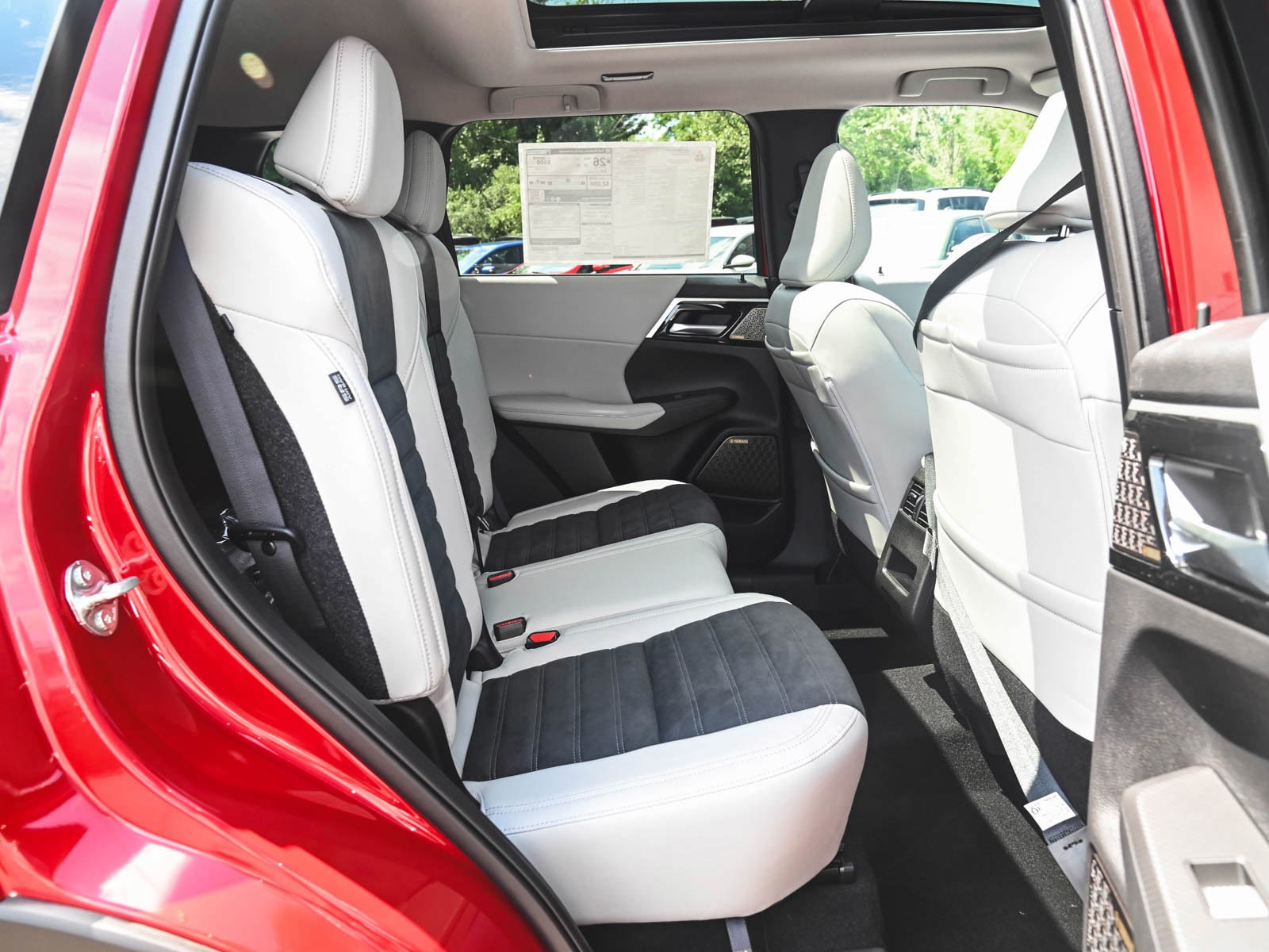 2025 Mitsubishi Outlander SE - Photo 29