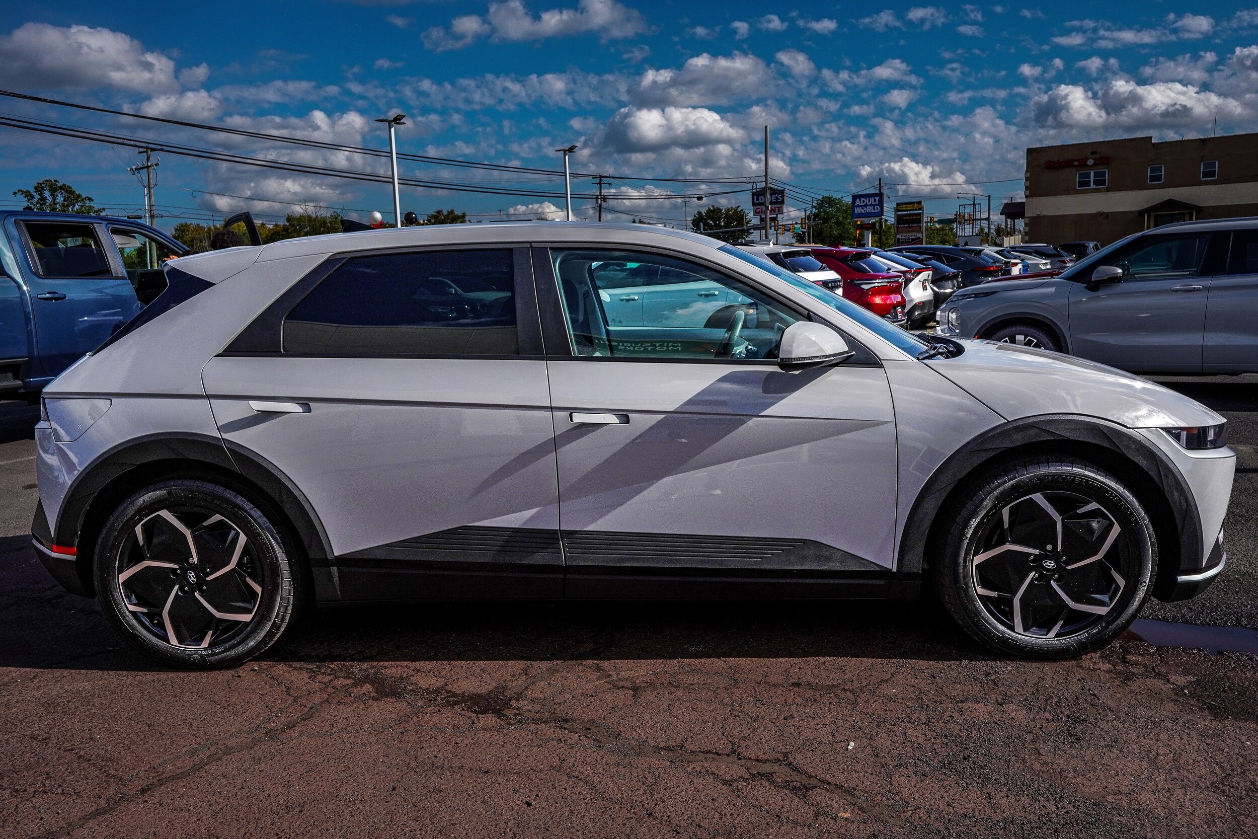 2024 Hyundai Ioniq 5 SE photo 4