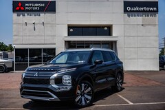 2025 Mitsubishi Outlander Platinum Edition SUV