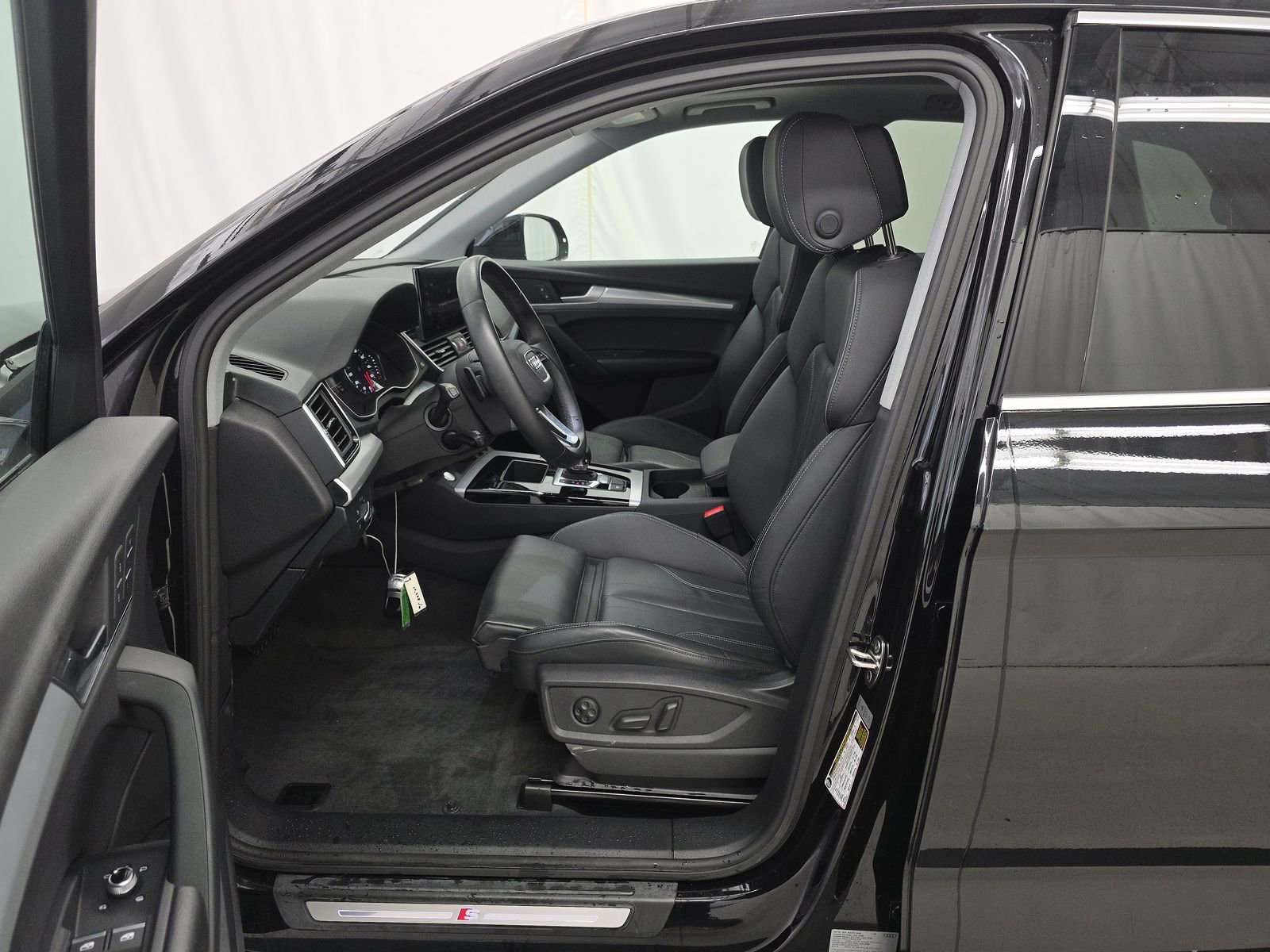 2024 Audi Q5 45 S line Premium photo 3