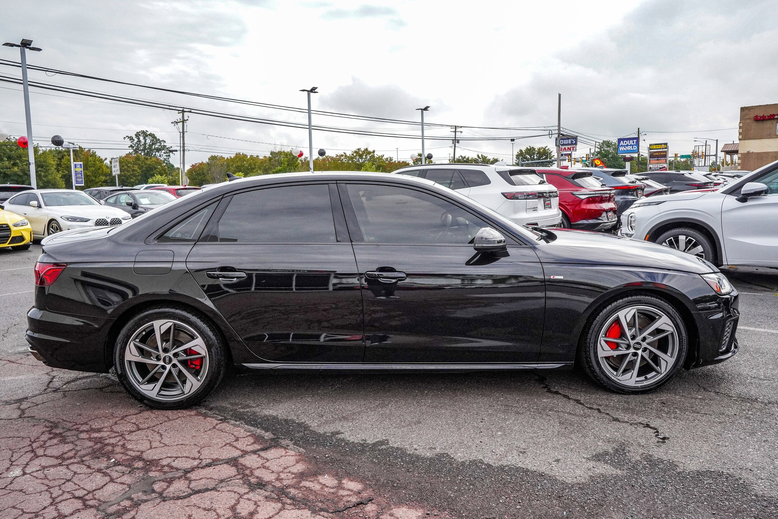 2023 Audi A4 S line Quattro Premium Plus photo 4
