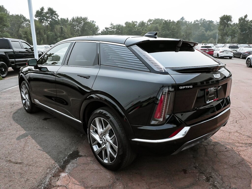 Used 2025 CADILLAC OPTIQ Luxury w/1SC SUV