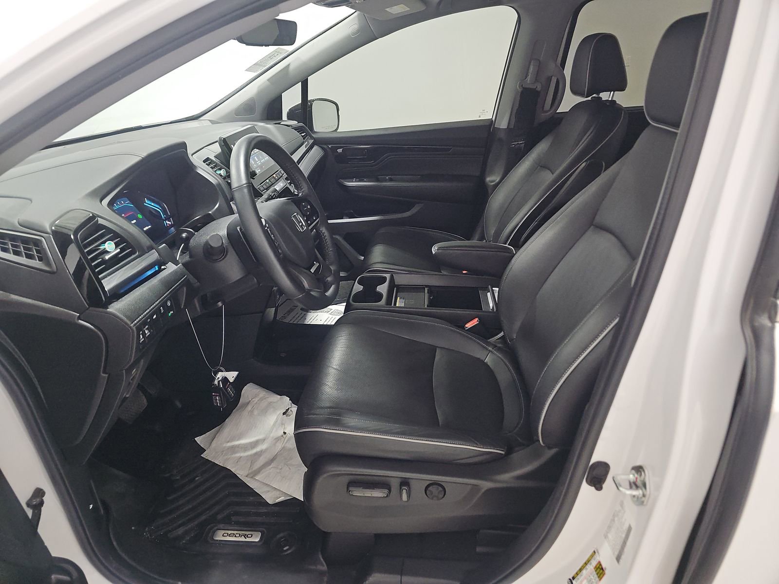 2024 Honda Odyssey Elite photo 3