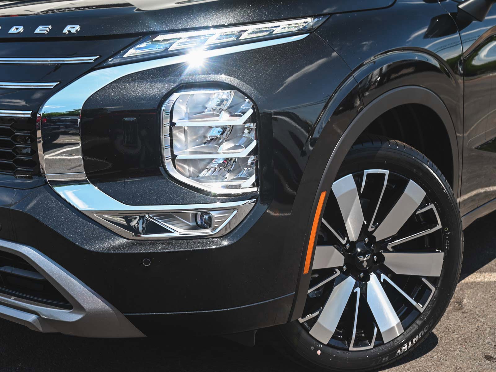 2025 Mitsubishi Outlander SEL Platinum Edition - Photo 34