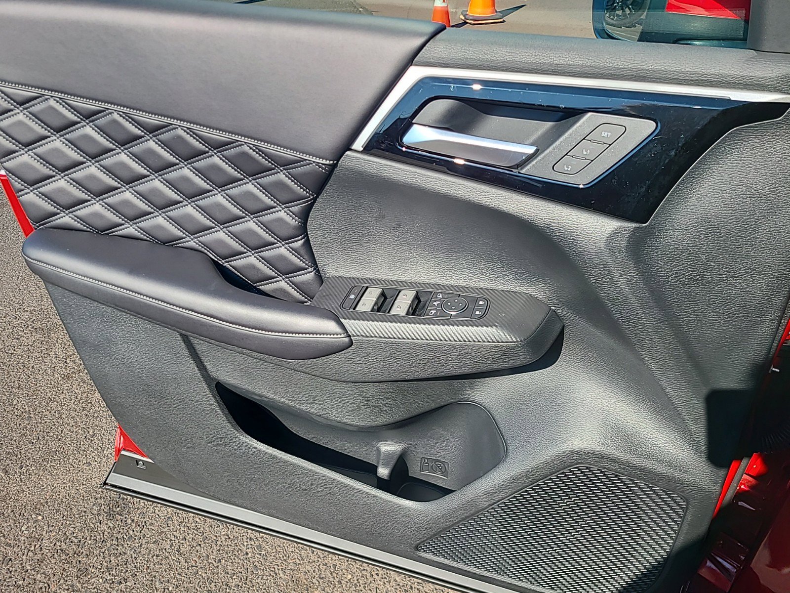 2024 Mitsubishi Outlander Plug-in Hybrid SEL - Photo 7