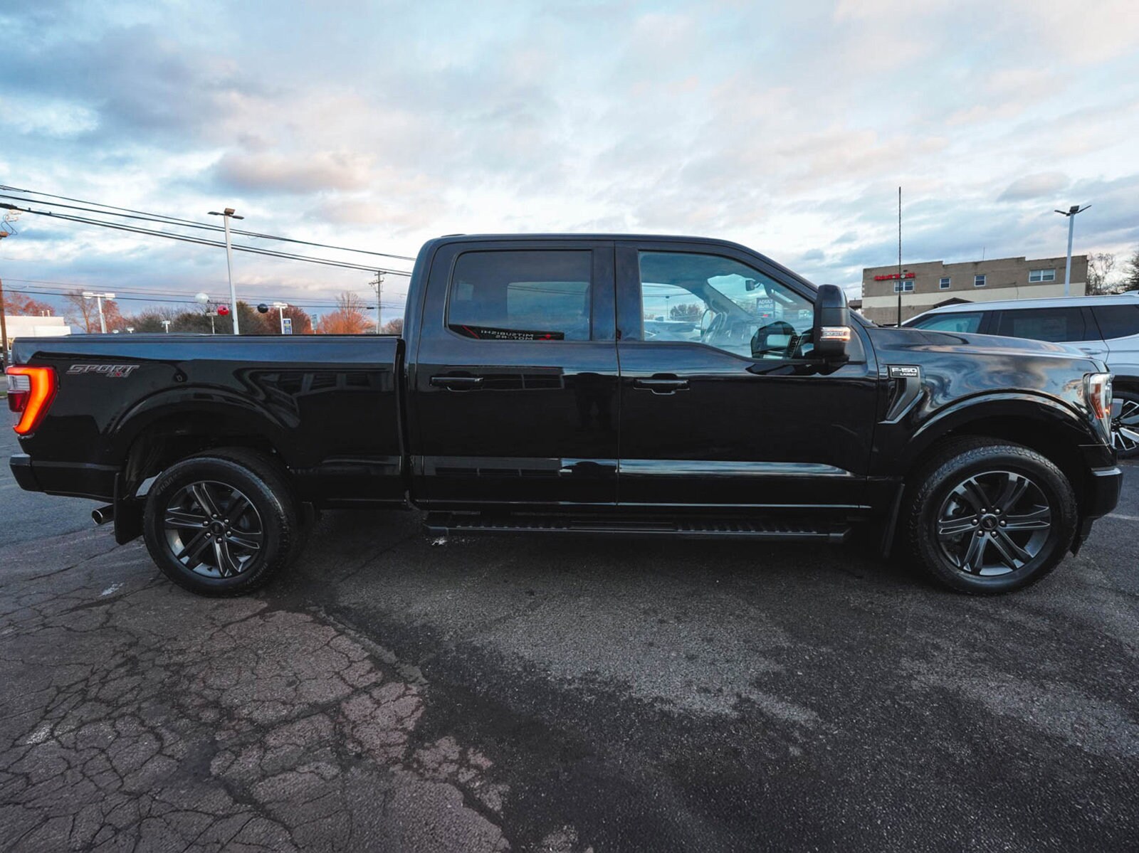 2023 Ford F-150 Lariat photo 4