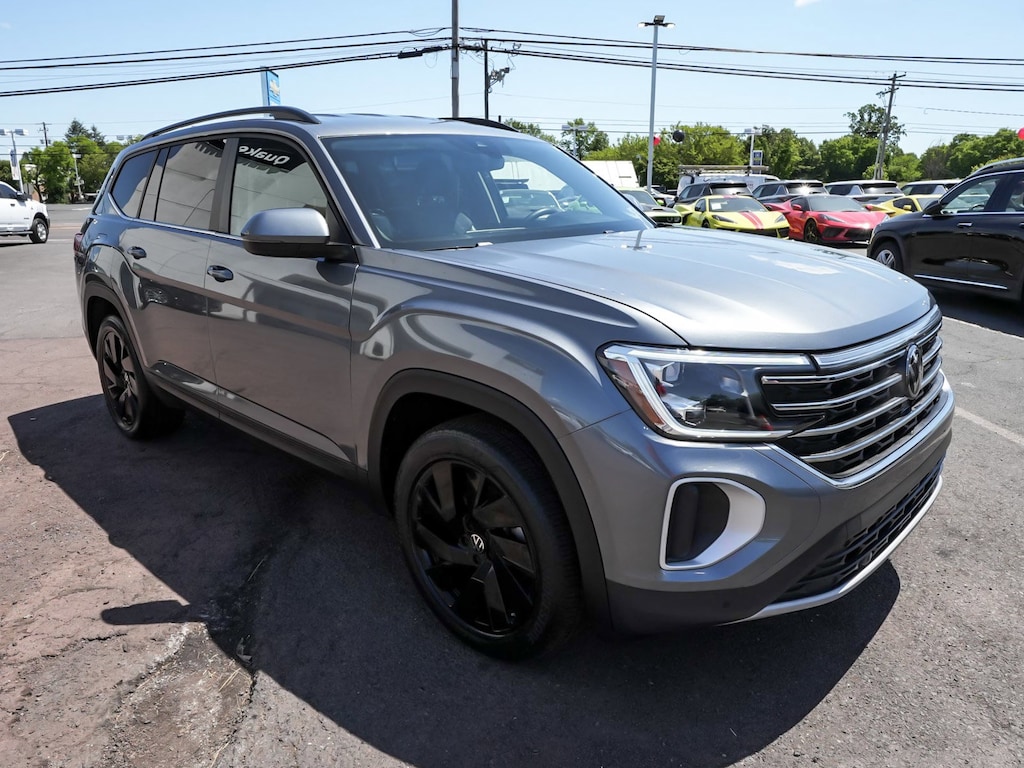 Used 2024 Volkswagen Atlas 2.0T SE w/Technology SUV