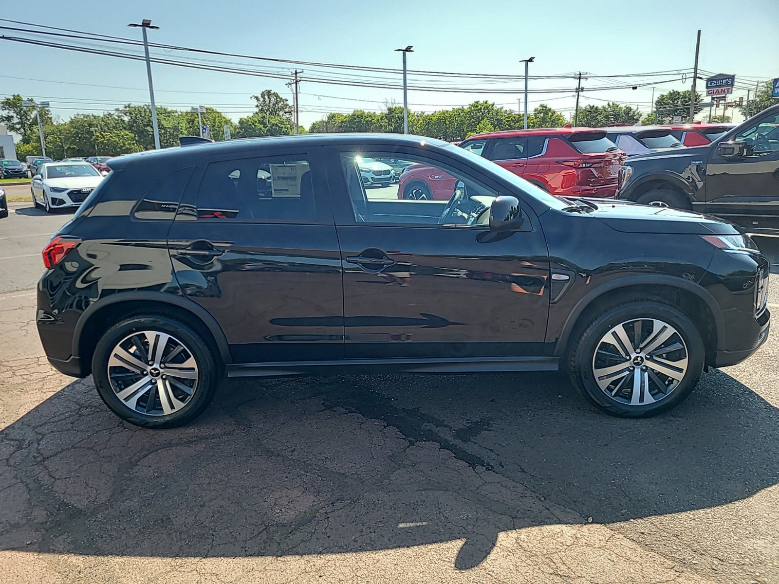 2024 Mitsubishi Outlander Sport ES photo 3