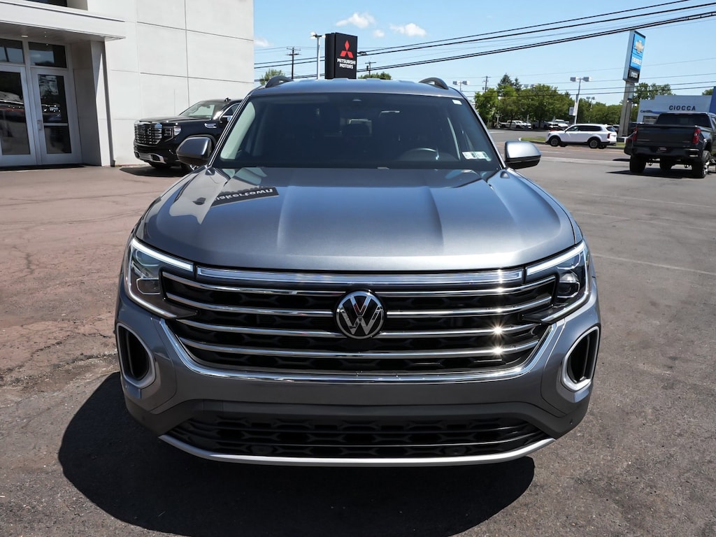 Used 2024 Volkswagen Atlas 2.0T SE w/Technology SUV