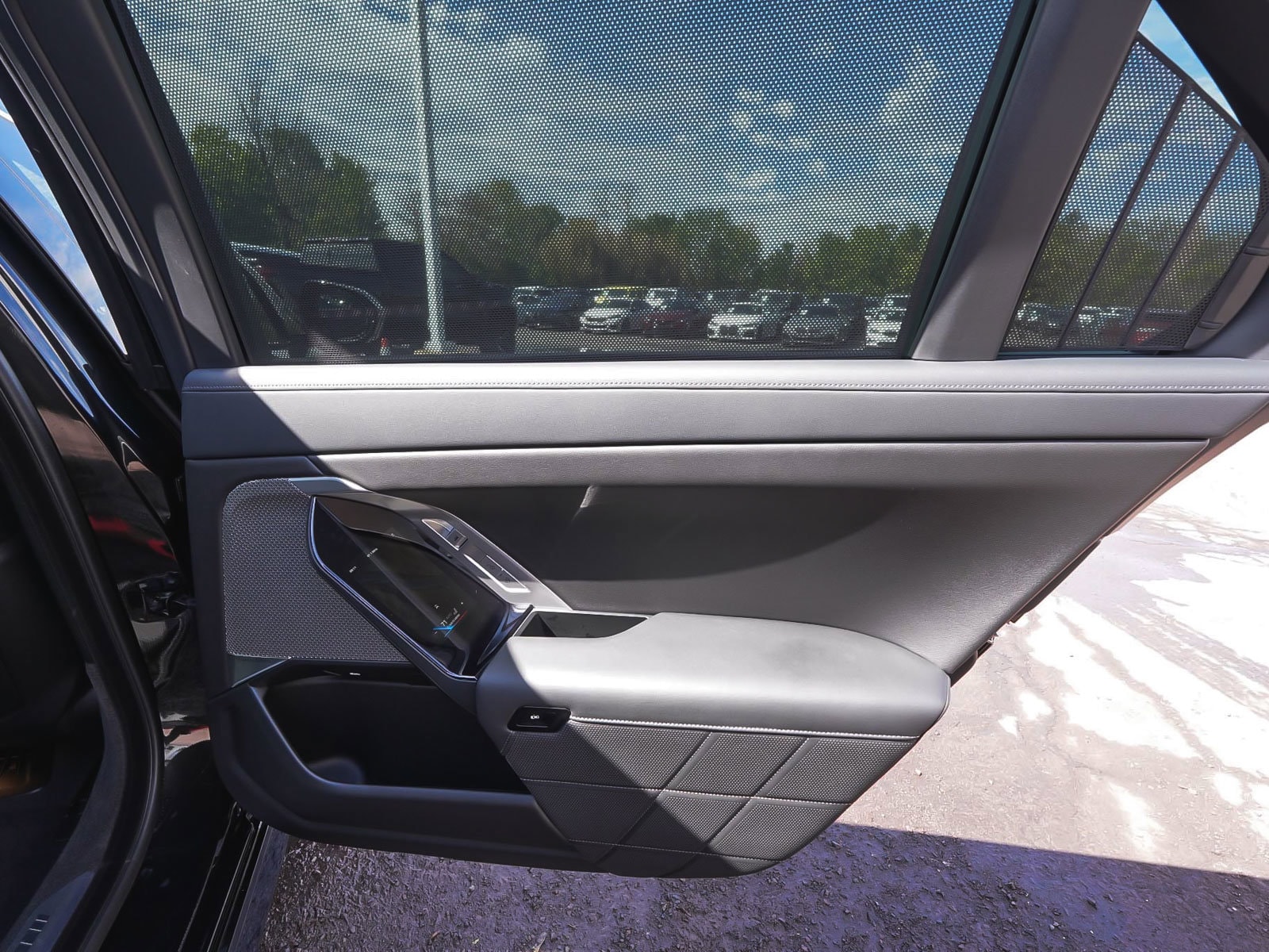 2024 BMW 7 Series 750e - Photo 13