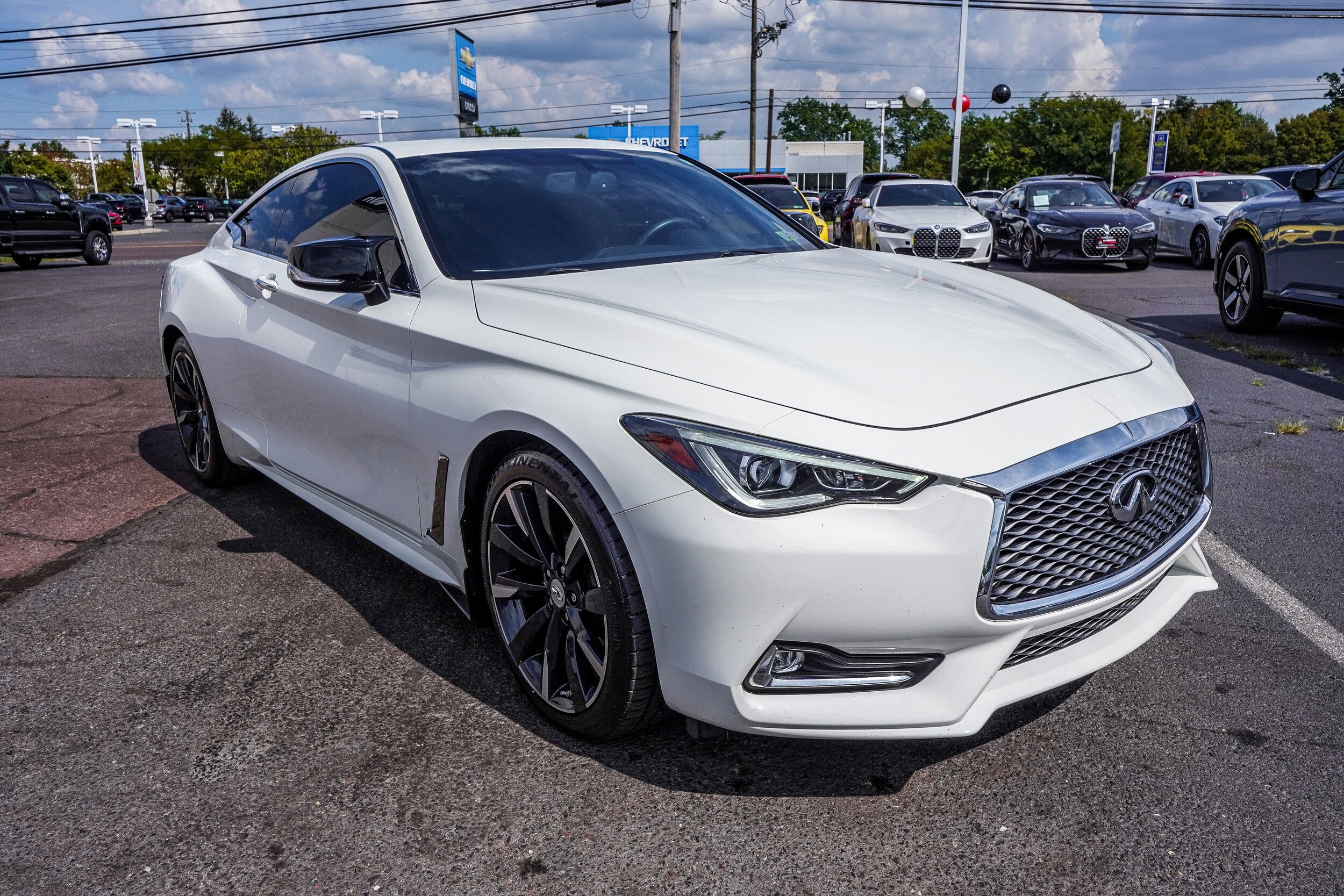 2017 Infiniti Q60 3.0t Premium photo 3