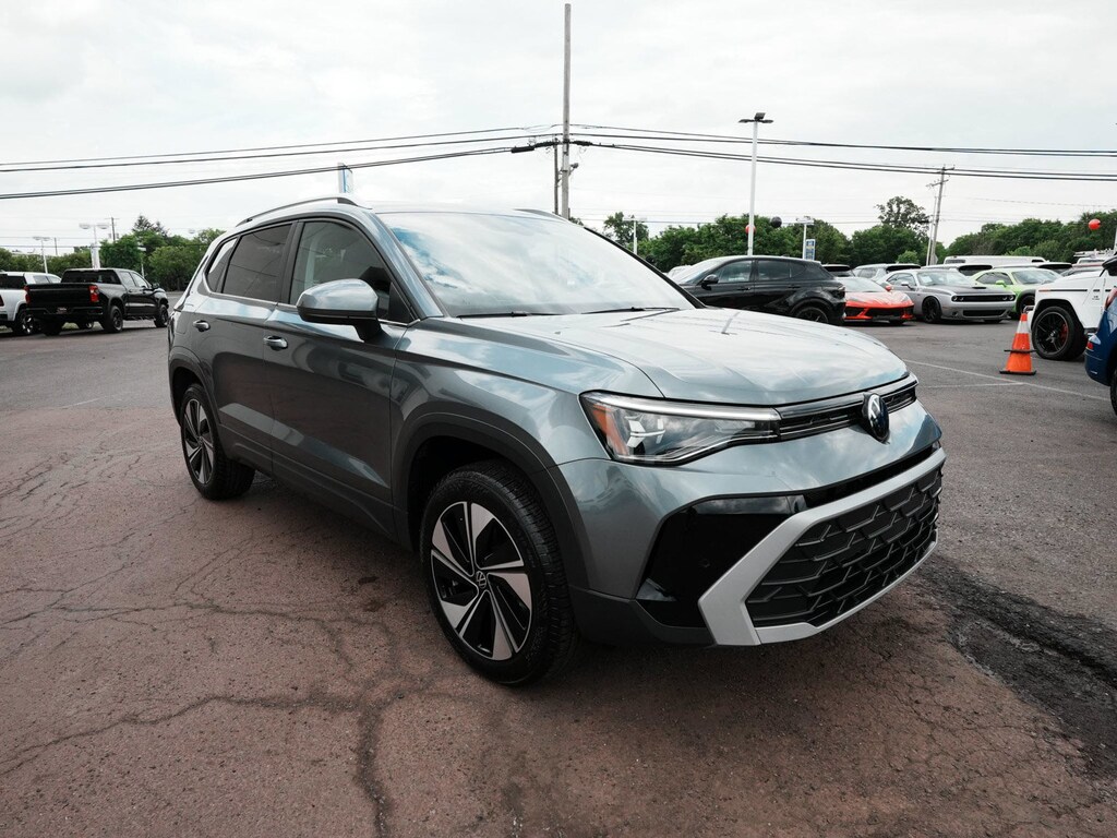 Used 2025 Volkswagen Taos 1.5T SE SUV