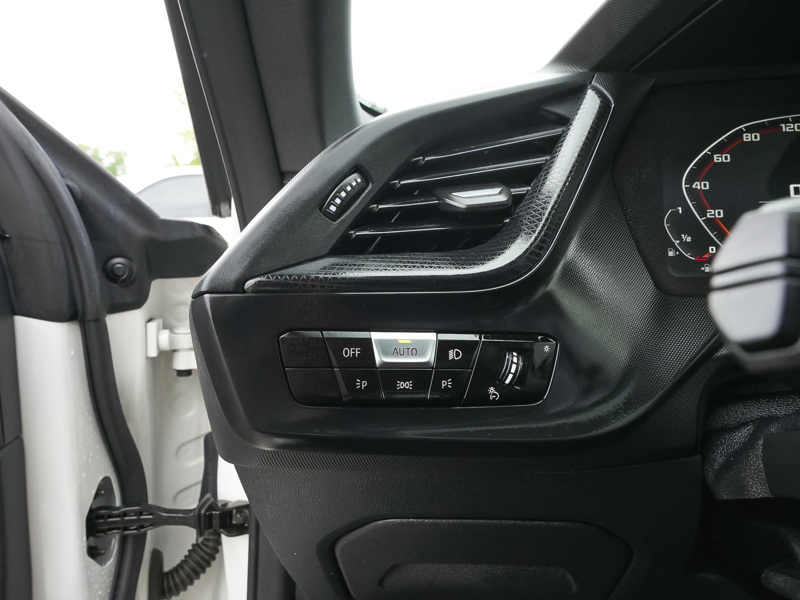 2023 BMW 2 Series M235i - Photo 17