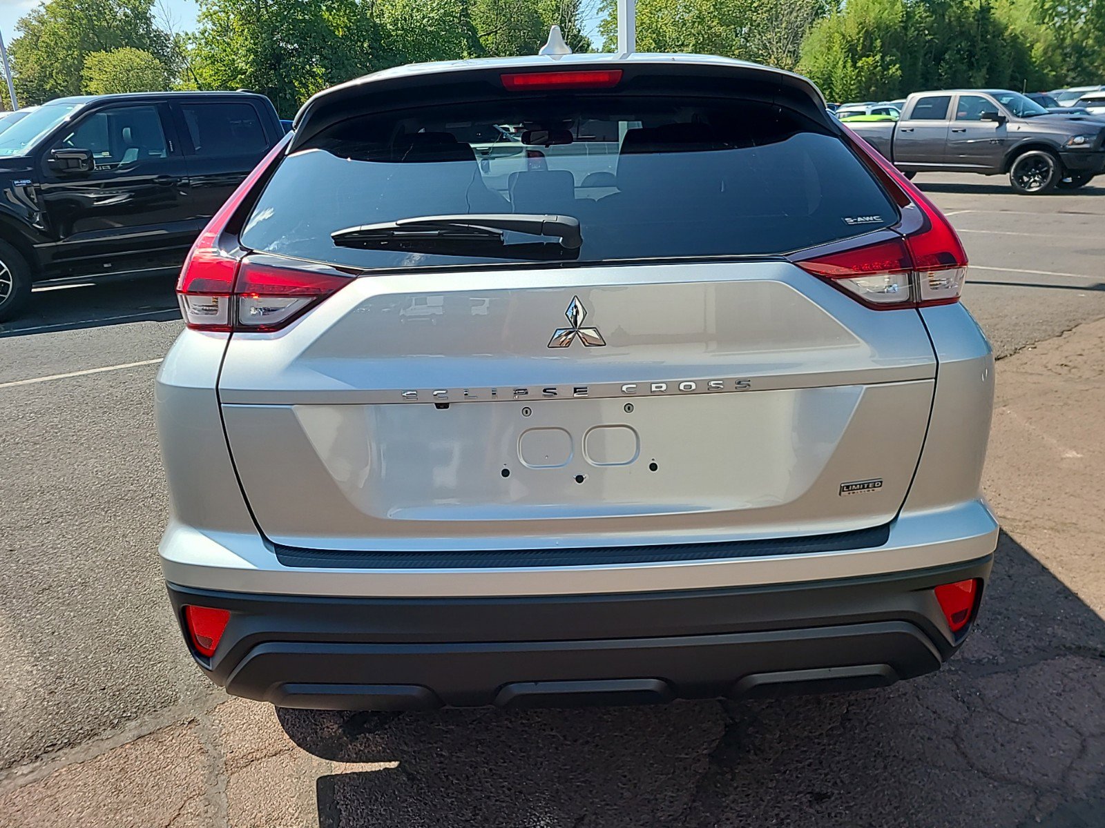 2024 Mitsubishi Eclipse Cross LE photo 4