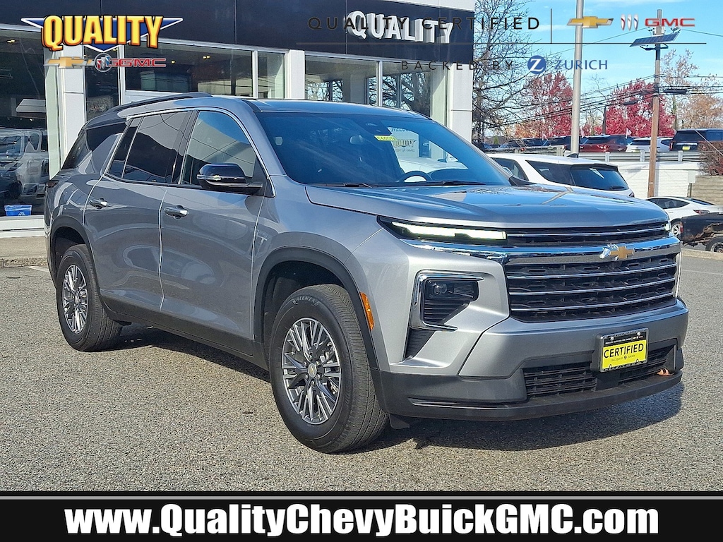 Used 2025 Chevrolet Traverse LT SUV