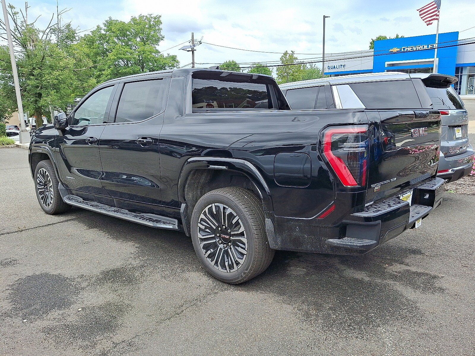 2026 Gmc Sierra EV Denali photo 3