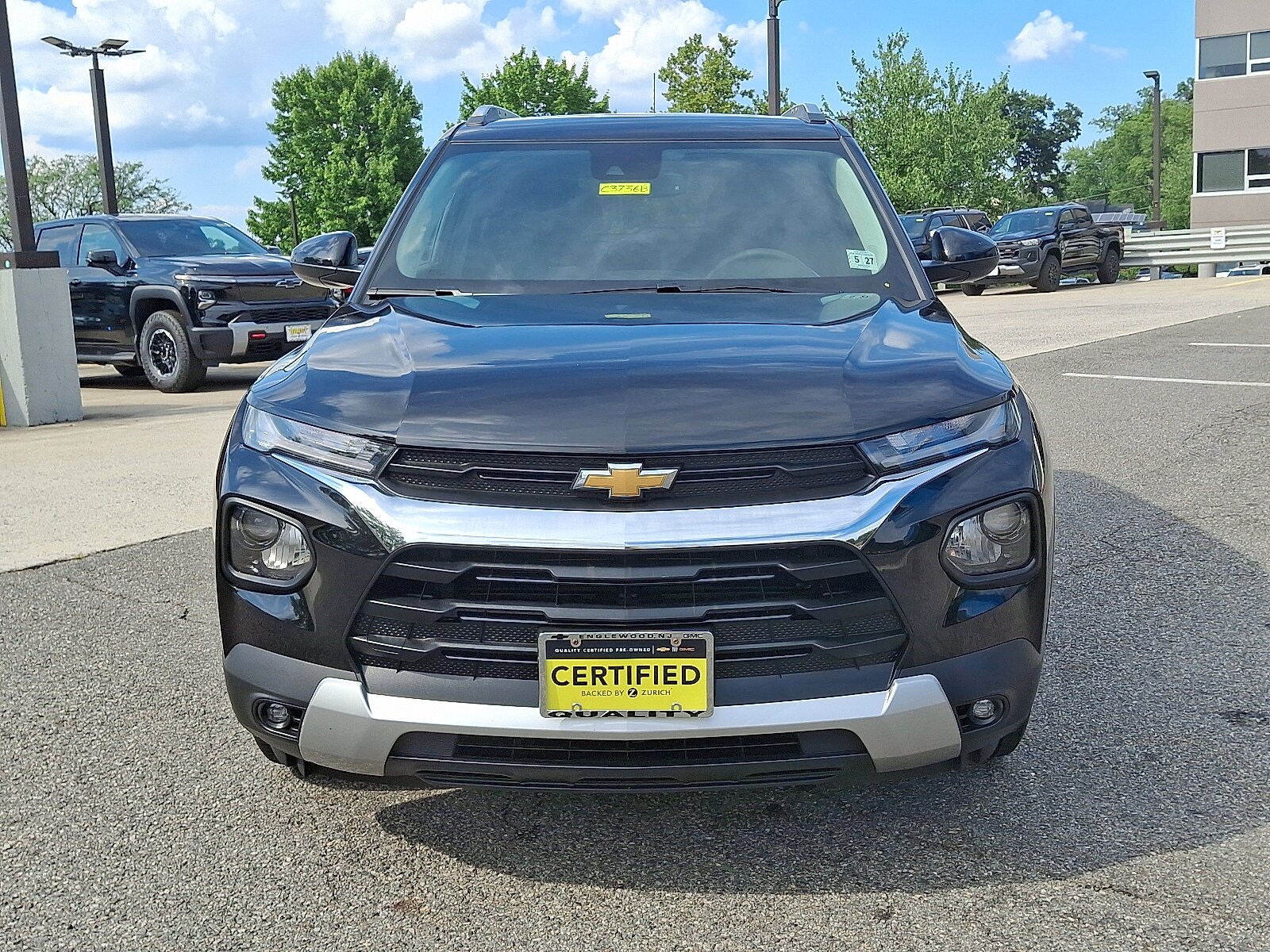 2022 Chevrolet Trailblazer LT photo 2