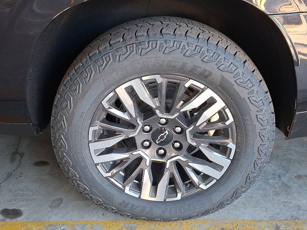 New 2026 Chevrolet Suburban Z71 SUV