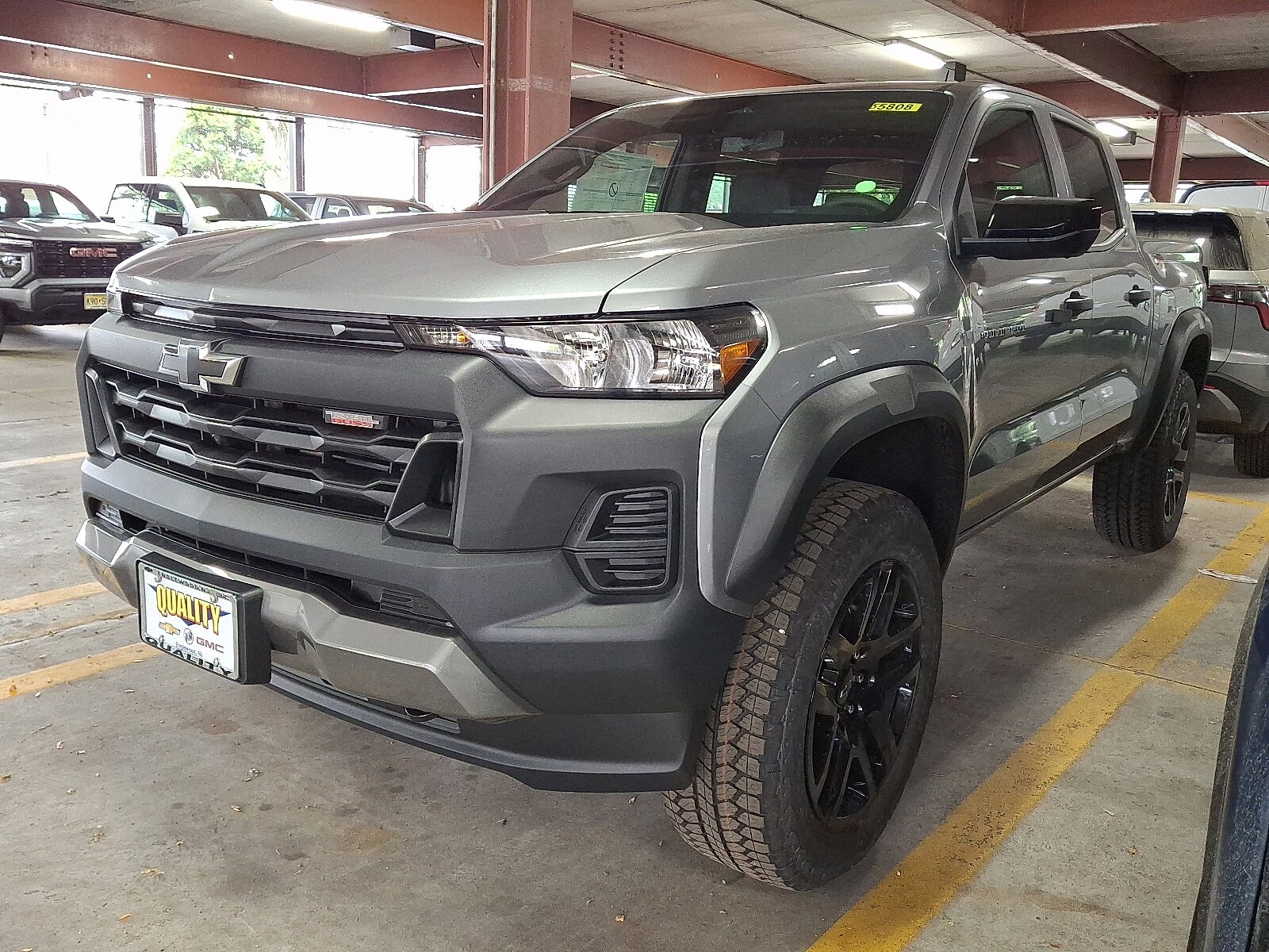 2025 Chevrolet Colorado Trail Boss photo 2