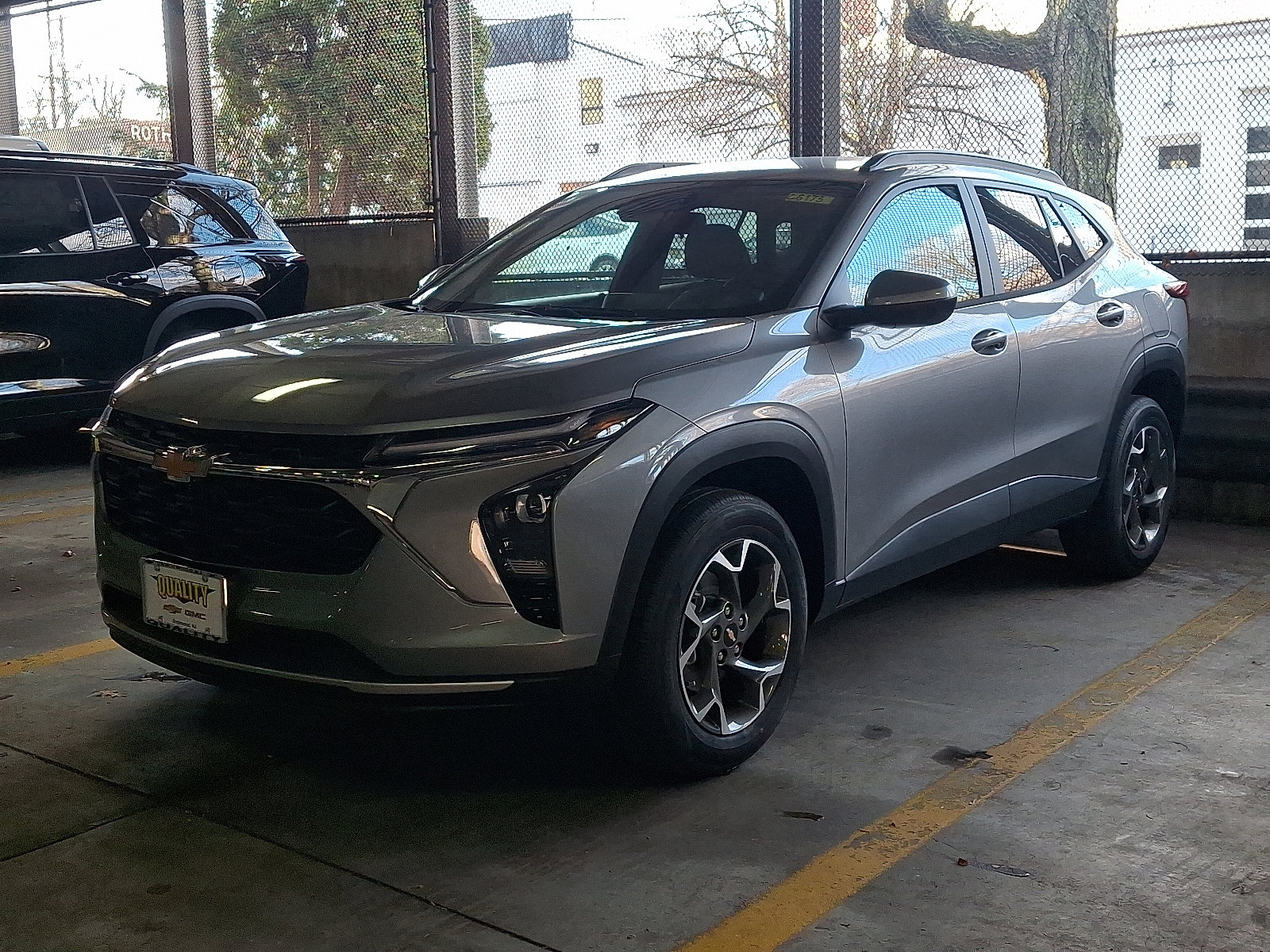 View vehicle photo 3