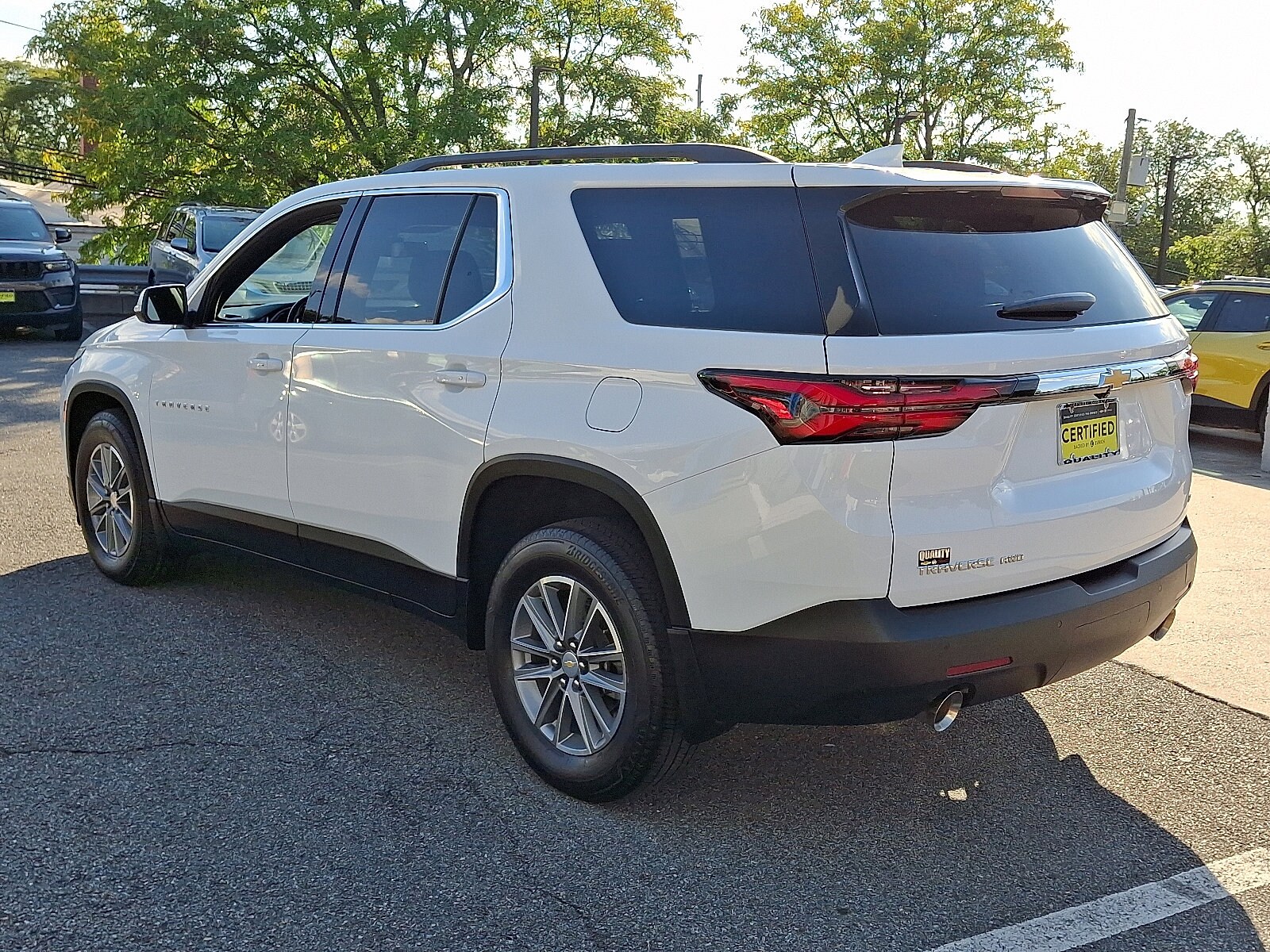 2022 Chevrolet Traverse Leather photo 3