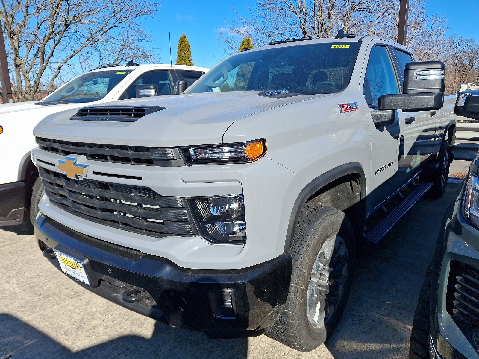 2025 Chevrolet Silverado 2500HD Custom photo 2