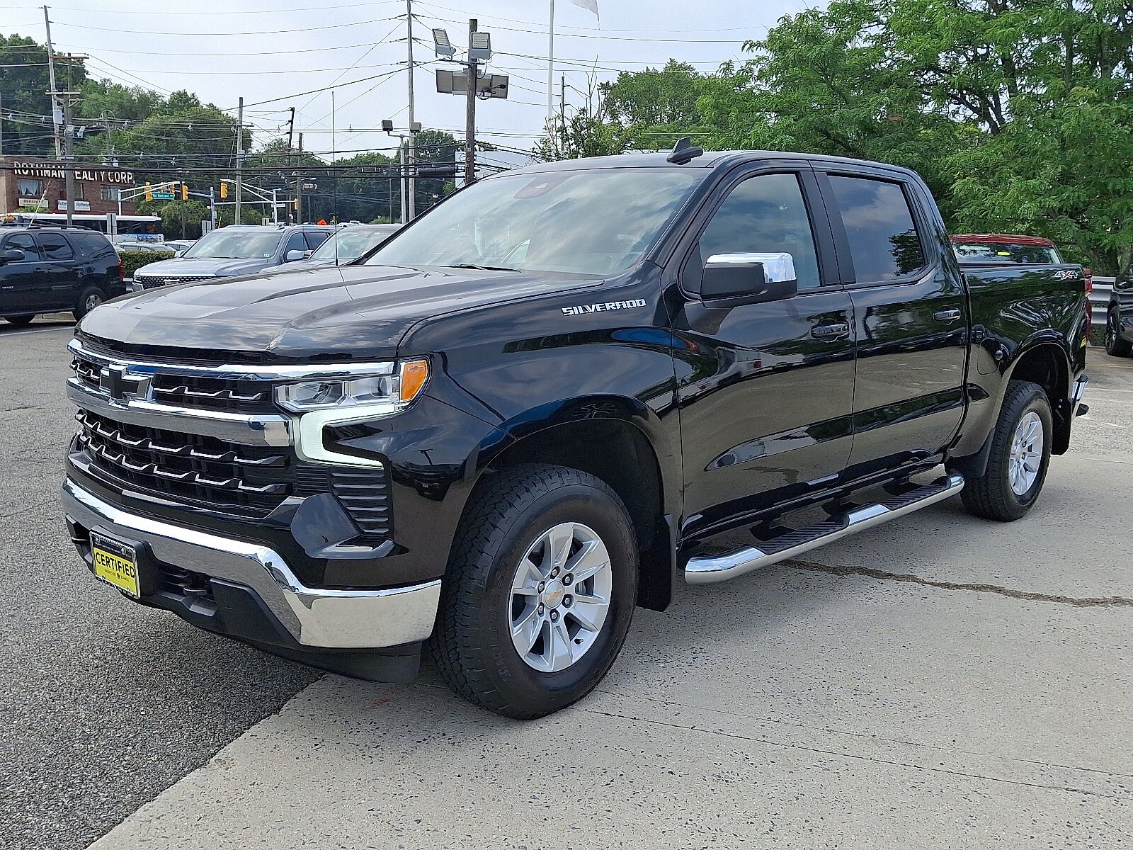 2024 Chevrolet Silverado 1500 LT photo 3
