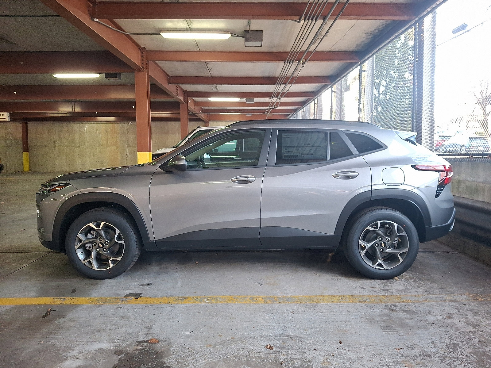 View vehicle photo 5