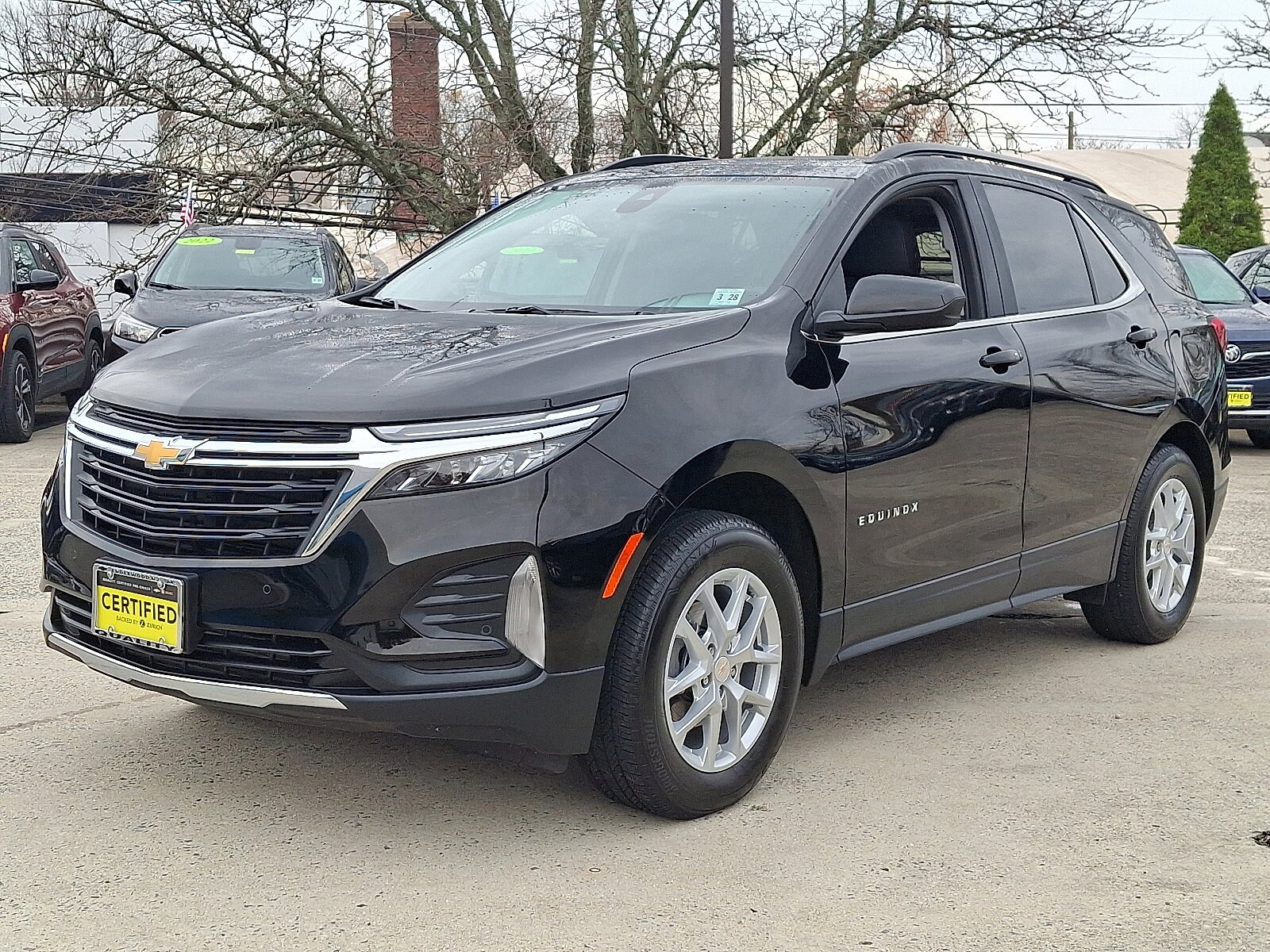 2023 Chevrolet Equinox LT photo 3