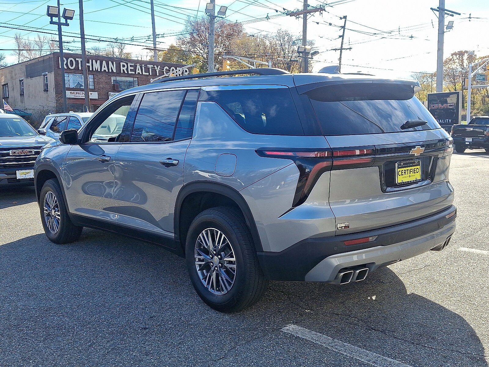 2025 Chevrolet Traverse photo 4