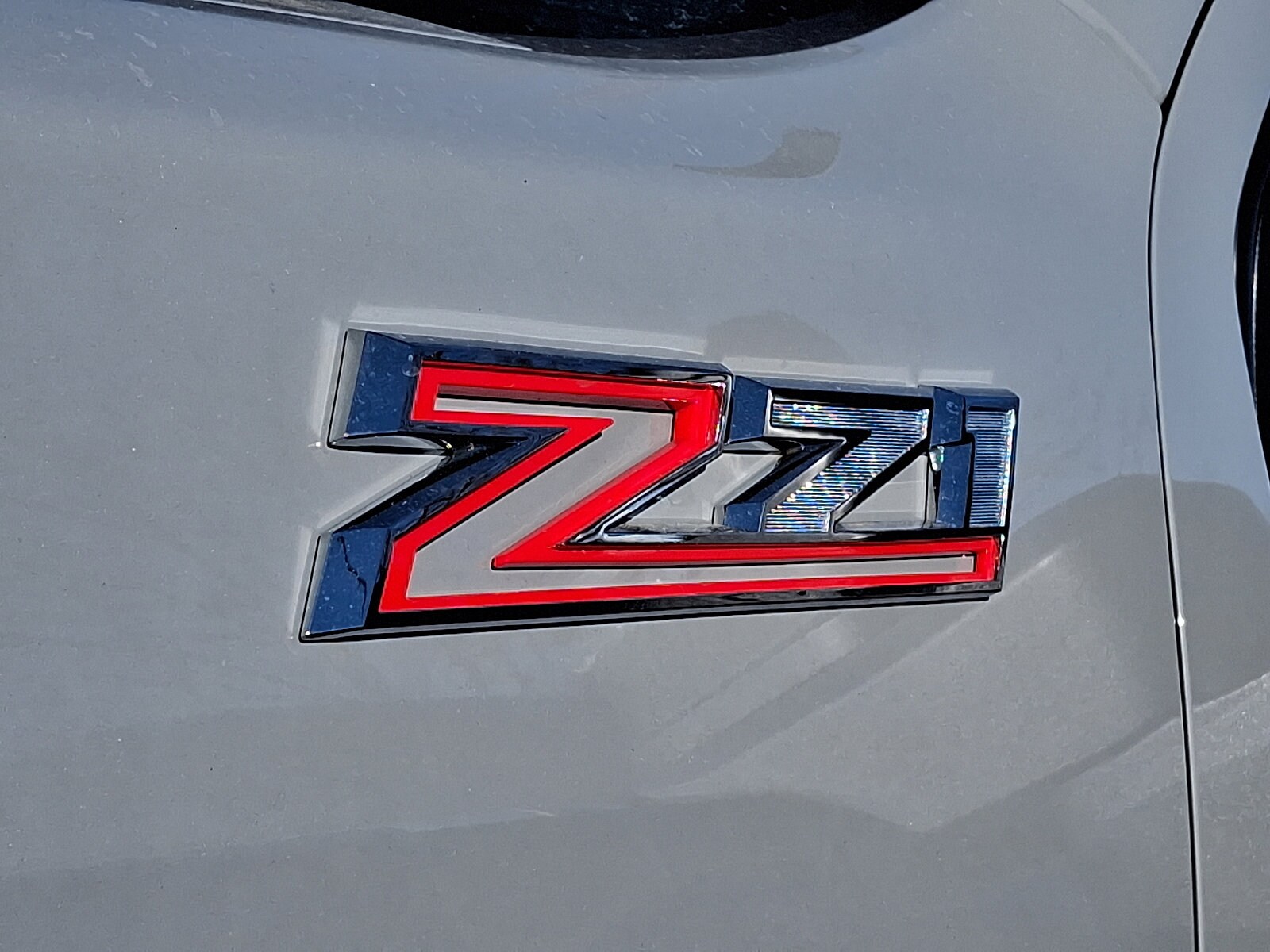 2025 Chevrolet Silverado 2500HD Custom photo 3