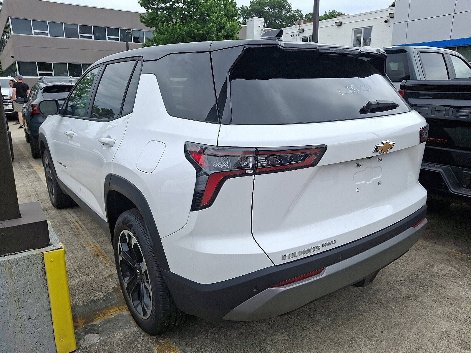 2026 Chevrolet Equinox LT photo 2