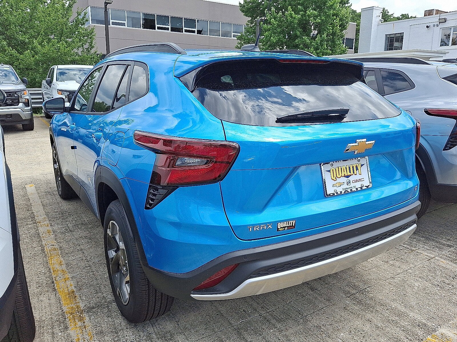 2025 Chevrolet Trax LT photo 3