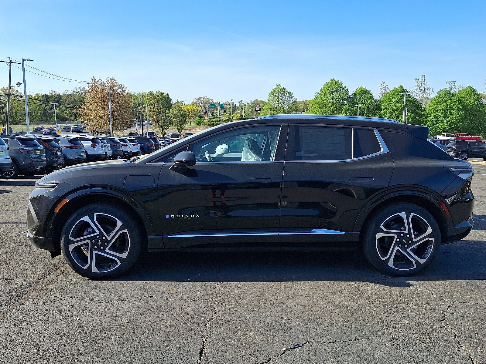 2025 Chevrolet Equinox EV 1LT photo 4