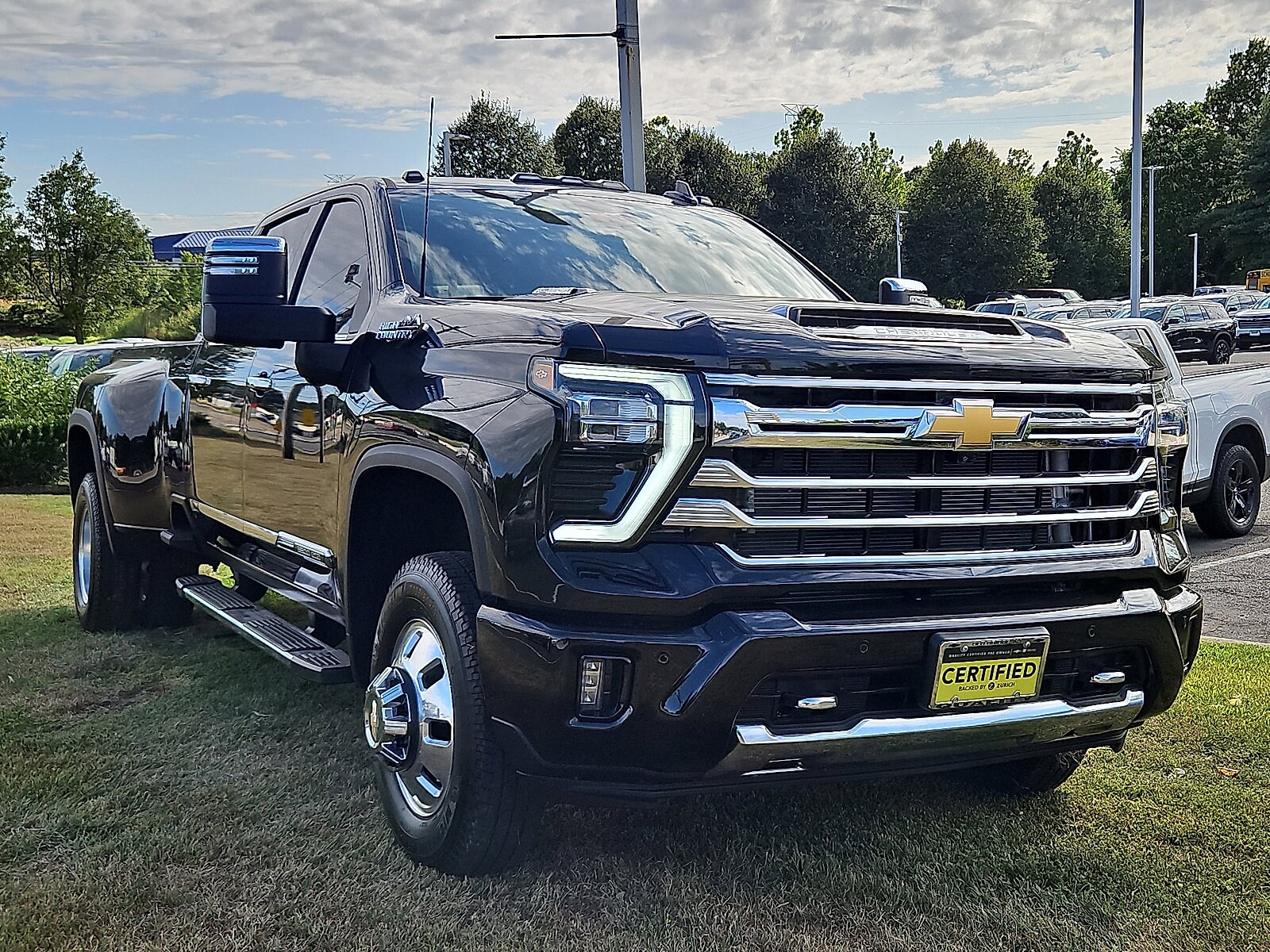 2025 Chevrolet Silverado 3500HD High Country photo 2