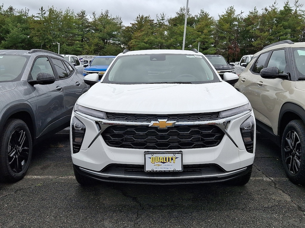 New 2025 Chevrolet Trax LT SUV