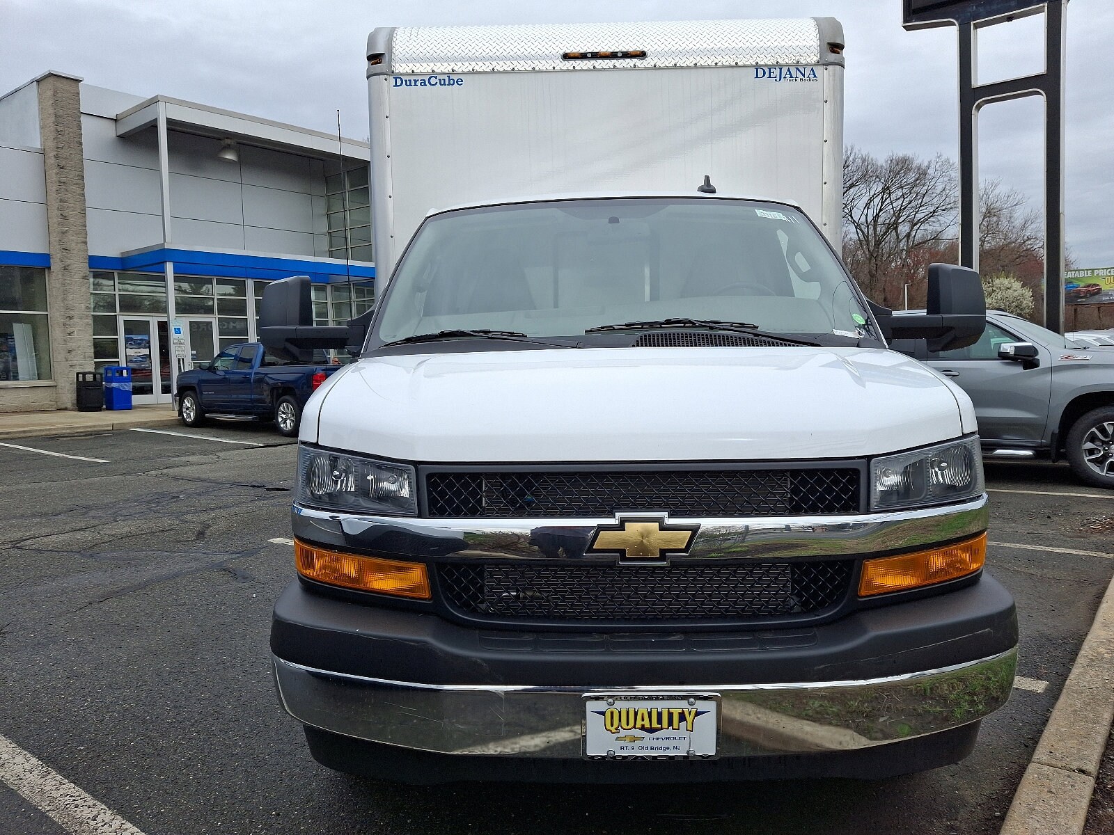2024 Chevrolet Express Cutaway Van photo 2