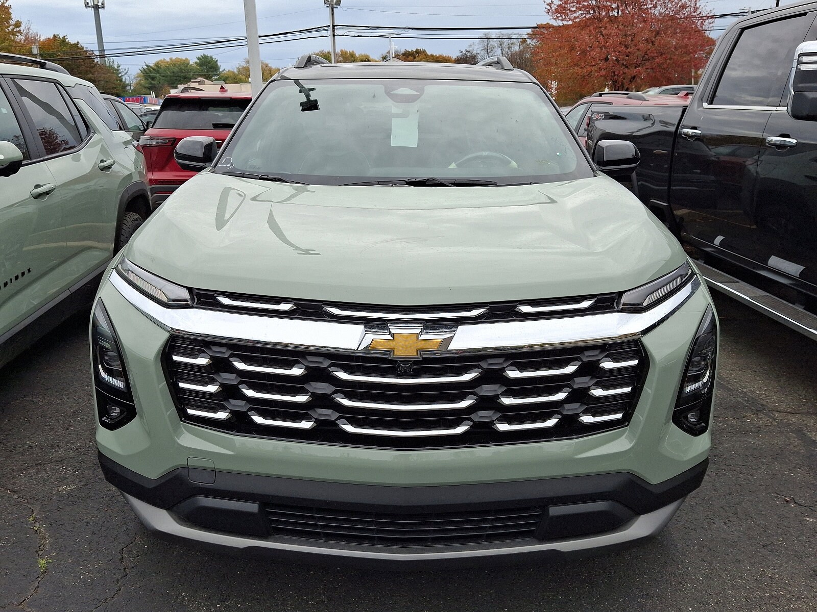 2025 Chevrolet Equinox LT photo 2