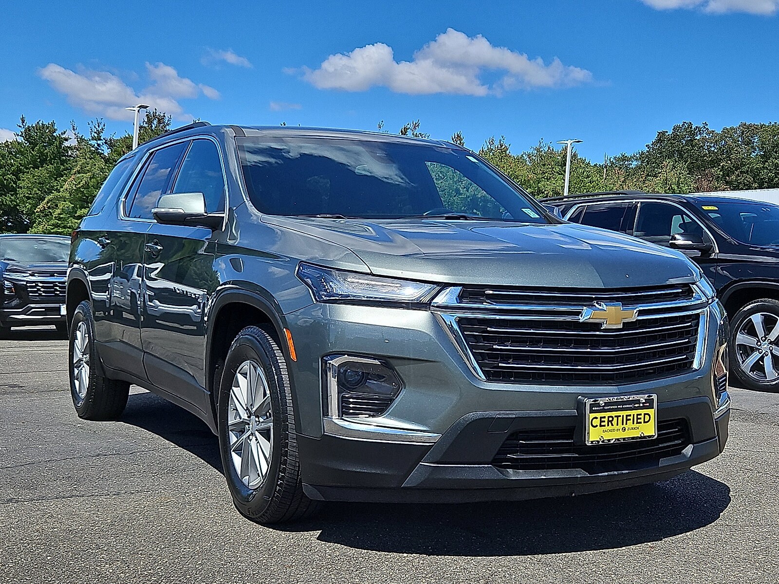 2022 Chevrolet Traverse Cloth photo 2