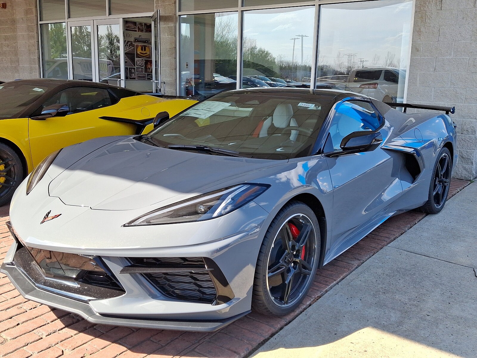 2025 Chevrolet Corvette Stingray 2LT Convertible photo 2
