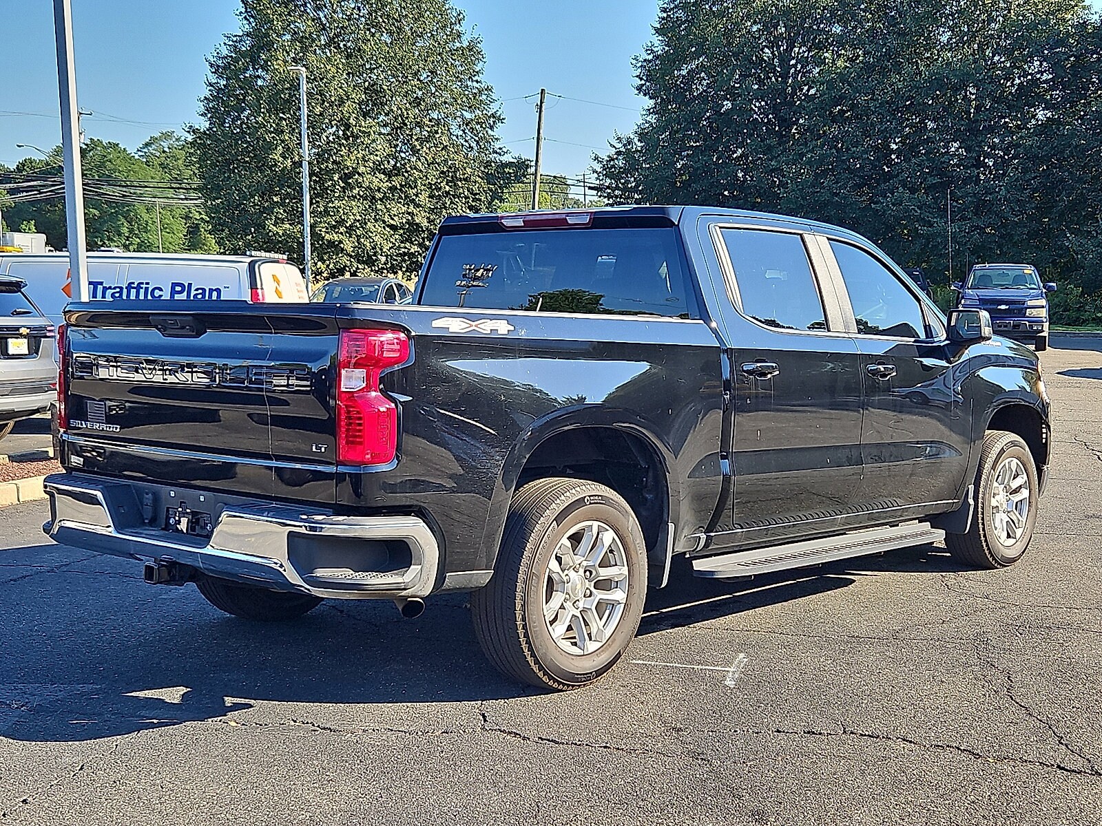 2023 Chevrolet Silverado 1500 LT photo 4