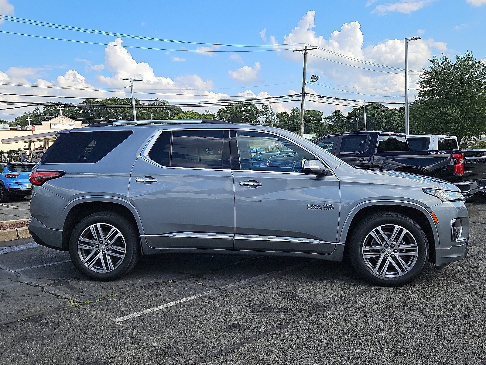 2023 Chevrolet Traverse High Country photo 4