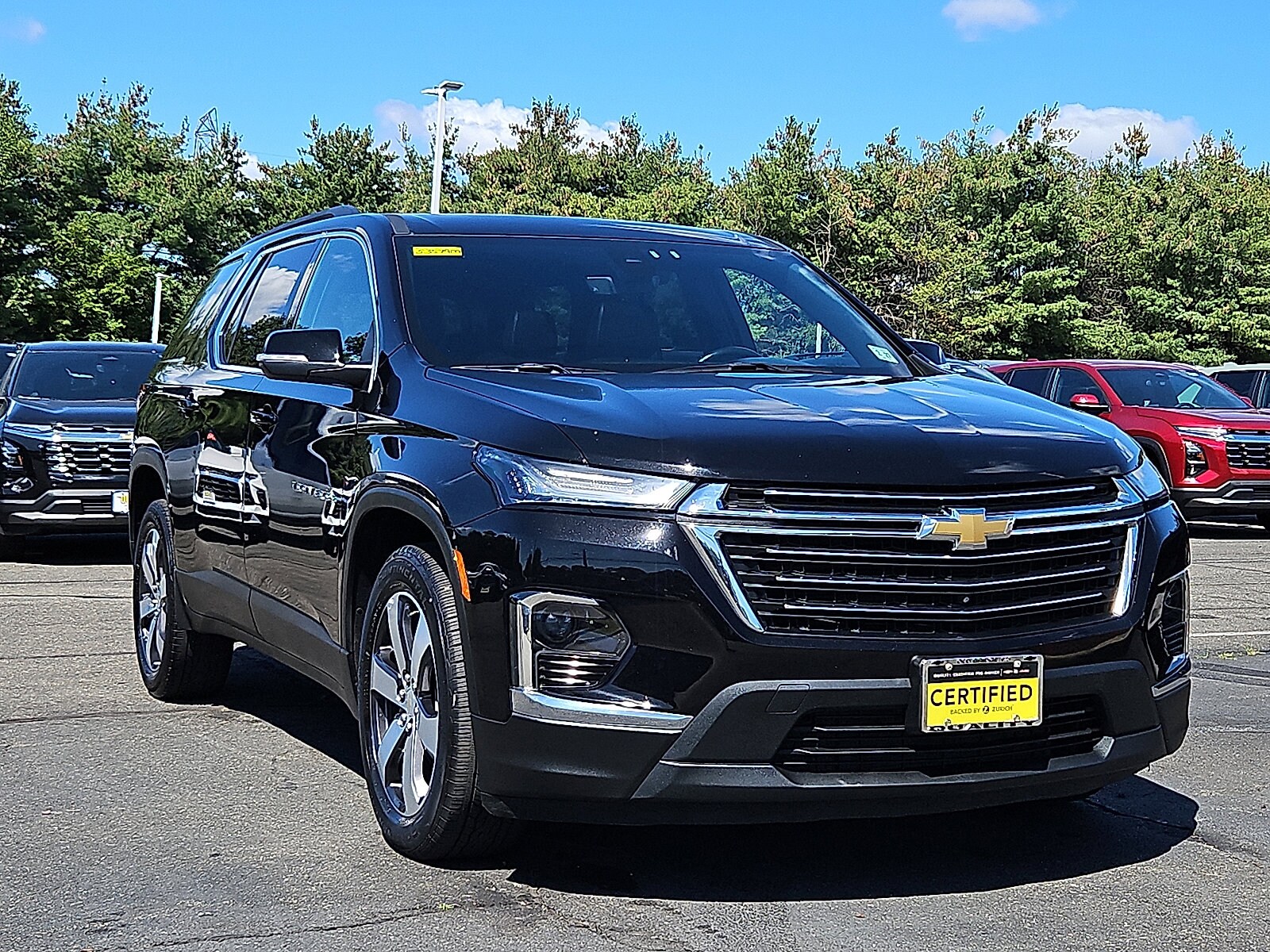 2022 Chevrolet Traverse Leather photo 2